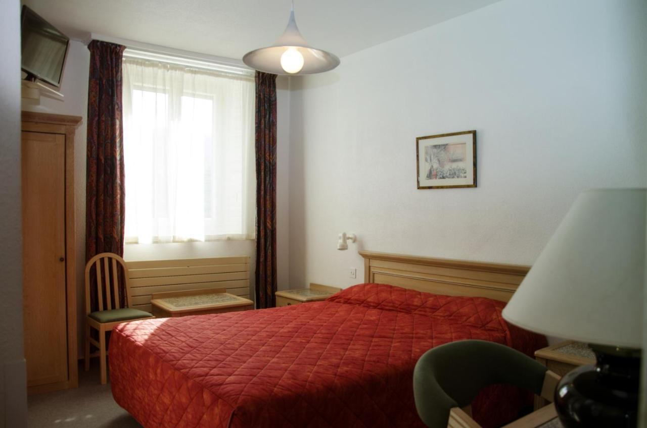 Les Portes Du Cantal Масиак Екстериор снимка